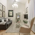 Апартаменты Casa Uccellini With A Romantic Terrace *