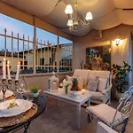 Casa Uccellini With A Romantic Terrace Апартаменты Лукка