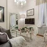Casa Uccellini With A Romantic Terrace Апартаменты *