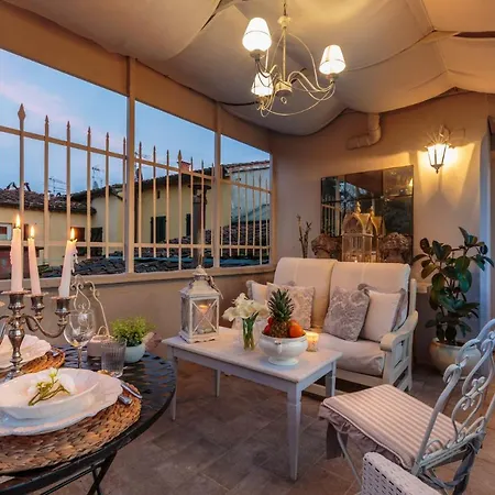 Casa Uccellini With A Romantic Terrace Appartamento Lucca
