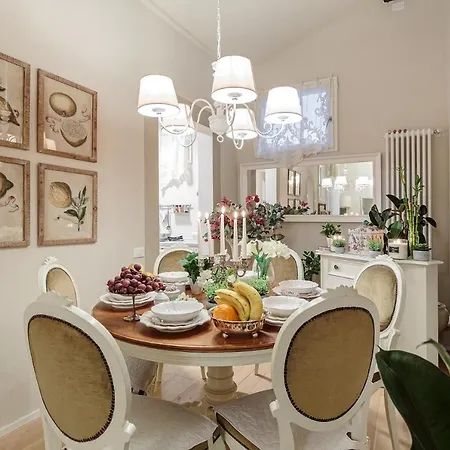 Appartamento Casa Uccellini With A Romantic Terrace