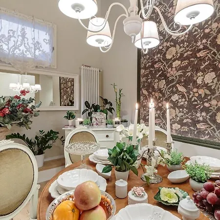 Casa Uccellini With A Romantic Terrace Appartamento Lucca