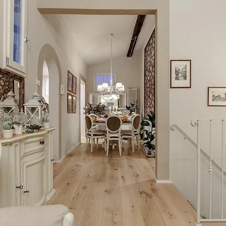 Casa Uccellini With A Romantic Terrace Appartamento *