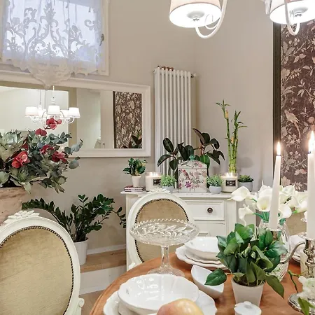 Casa Uccellini With A Romantic Terrace Appartamento Lucca