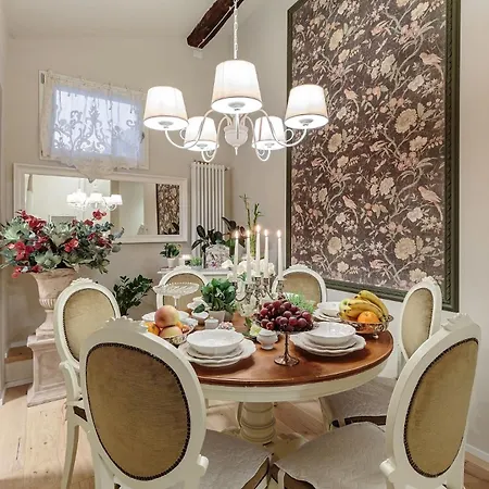 Appartamento Casa Uccellini With A Romantic Terrace