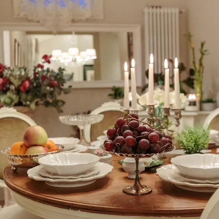 Casa Uccellini With A Romantic Terrace Appartamento *